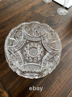 Americer Cut glass crystal bowl with detailed etching and clean cuts shining