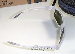 Costa Del Mar Cut Polarized Sunglasses-Matte Crystal/Blue Mirror 400G Glass Lens