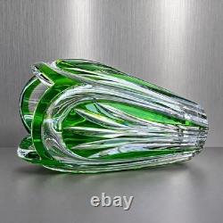 Hand Cut 7-Inch Caesar Crystal Bohemiae Emerald Cut Glass Fountain Vase STUNNING