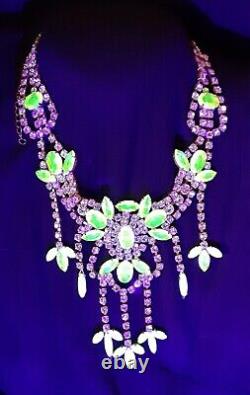 Vintage Art Deco Vaseline Uranian Cut Glass Glows BIB NECKLACE Halloween