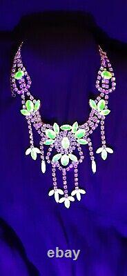 Vintage Art Deco Vaseline Uranian Cut Glass Glows BIB NECKLACE Halloween