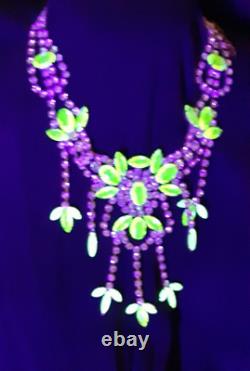 Vintage Art Deco Vaseline Uranian Cut Glass Glows BIB NECKLACE Halloween